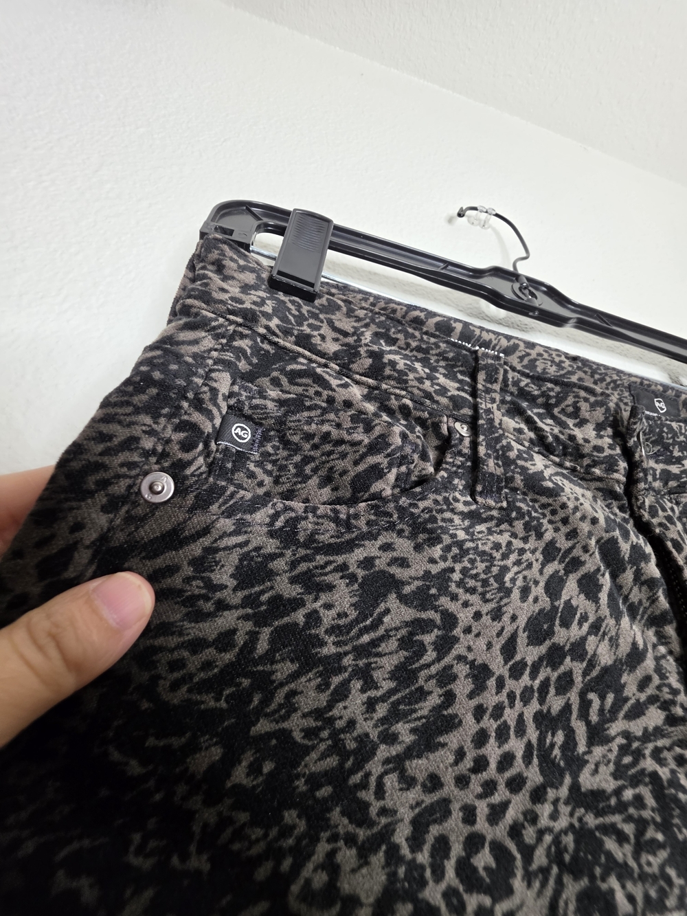 AG Adriano Goldschmied Farrah Skinny Ankle Leopard Velvet Size 28 - Picture 6 of 13
